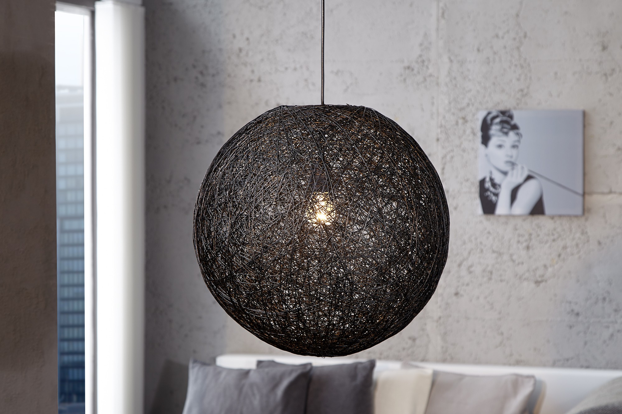 Estila Štýlová moderná závesná lampa Cocoon čierna