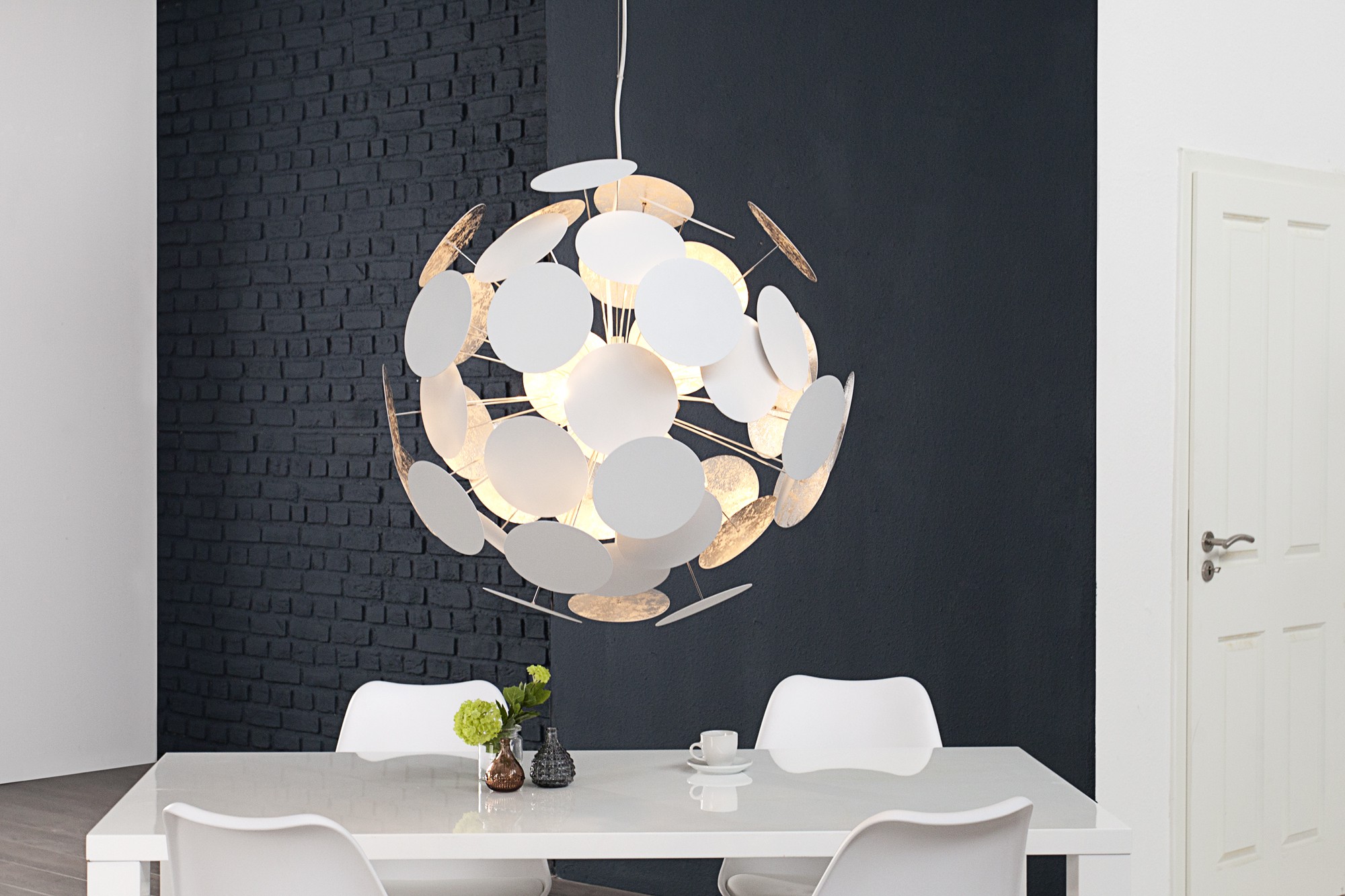 Estila Luxusná dizajnová závesná lampa Infinity bielo strieborná