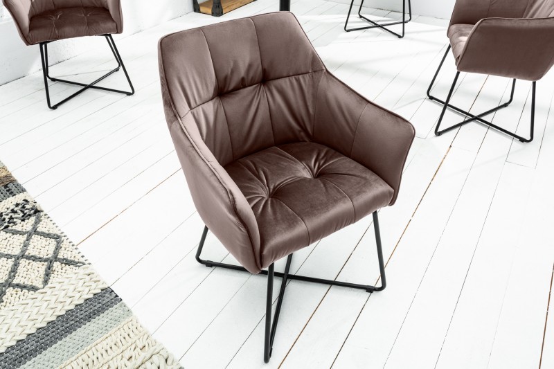 Estila Industriálna hnedá jedálenská stolička Amala zo zamatu 83cm