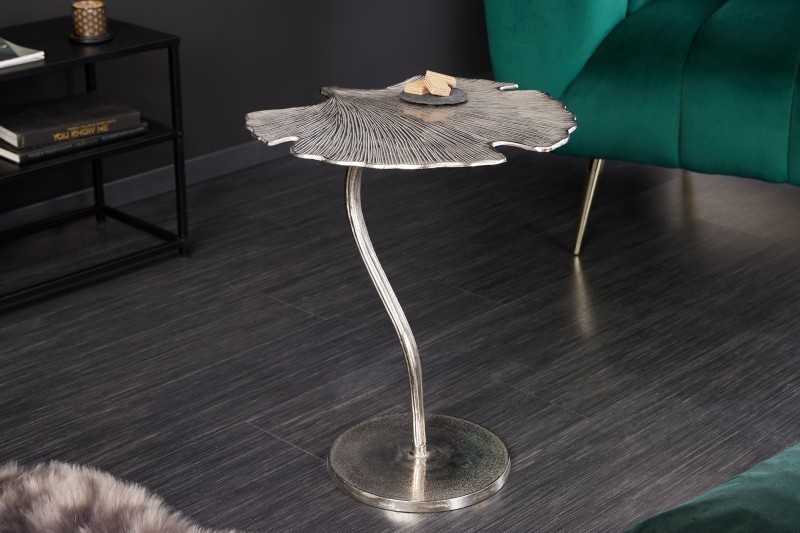 Estila Art-deco dizajnový príručný stolík Ginko v tvare listu strieborný 53cm