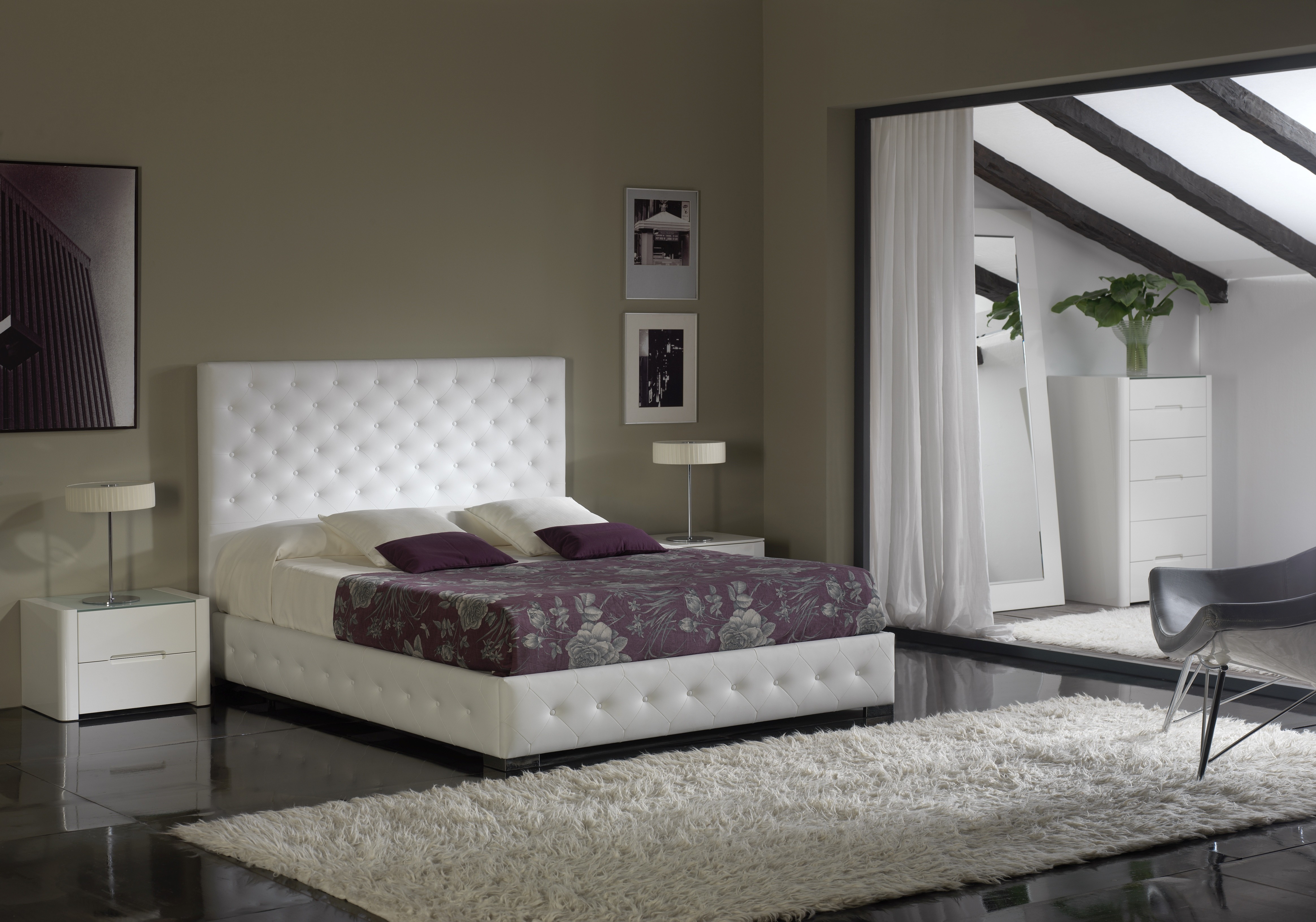 Estila Elegantná chesterfield posteľ ALMA s koženým čalúnením 200cm