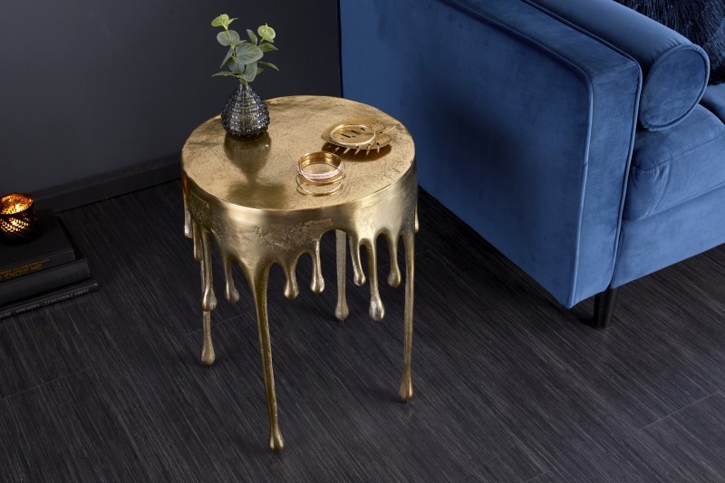 Estila Art-deco jedinečný príručný stolík Bellair v zlatej farbe s kruhovou podstavou 37cm