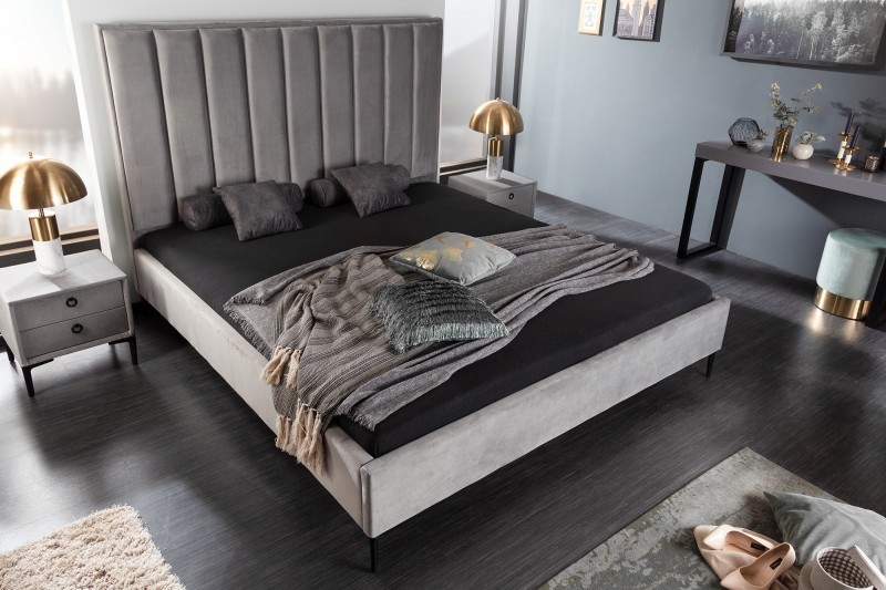 Estila Moderná čalúnená manželská posteľ Everson v sivej farbe 160x200cm