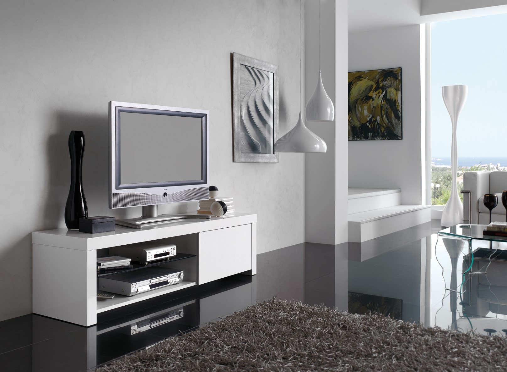 Estila Moderný TV stolík Henning v obdĺžnikovom tvare s dvierkami a poličkami lakovaný biely 150cm