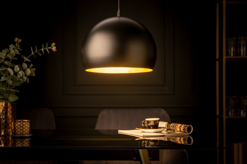 Estila Moderná závesná lampa Tatuma okrúhleho tvaru čierno-zlatej farby z kovu 30cm