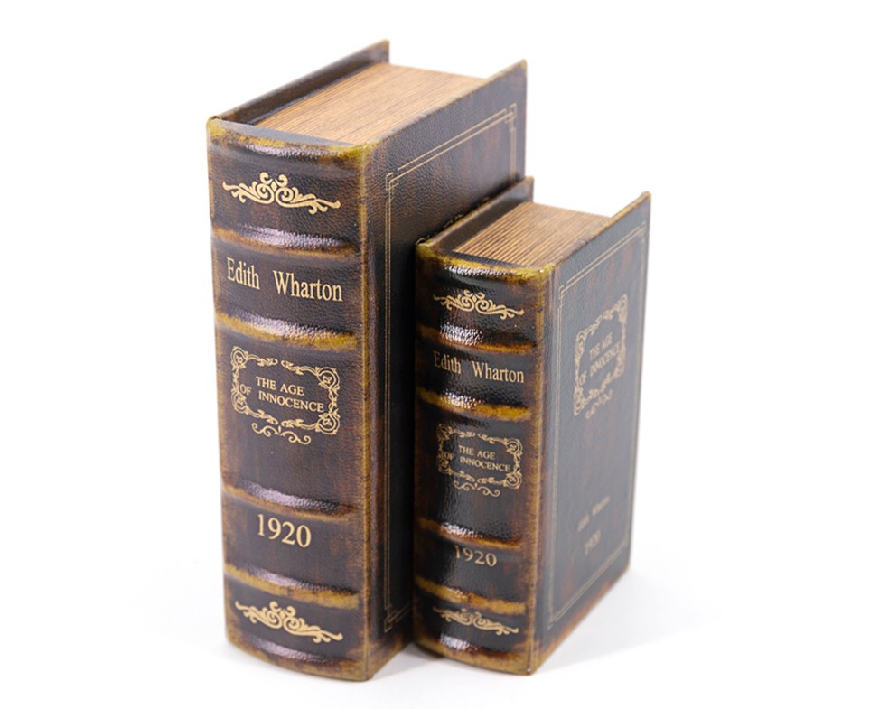 Estila Dizajnový set kniha Vek nevinnosti vo vintage čiernom koženom obale so svetlo žltým dekoratívnym motívom 23cm