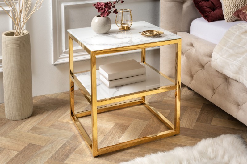 Estila Moderný nočný stolík Gold Marbleux z bezpečnostného skla s bielym mramorovým vzhľadom s kovovou podstavou zlatá 50cm