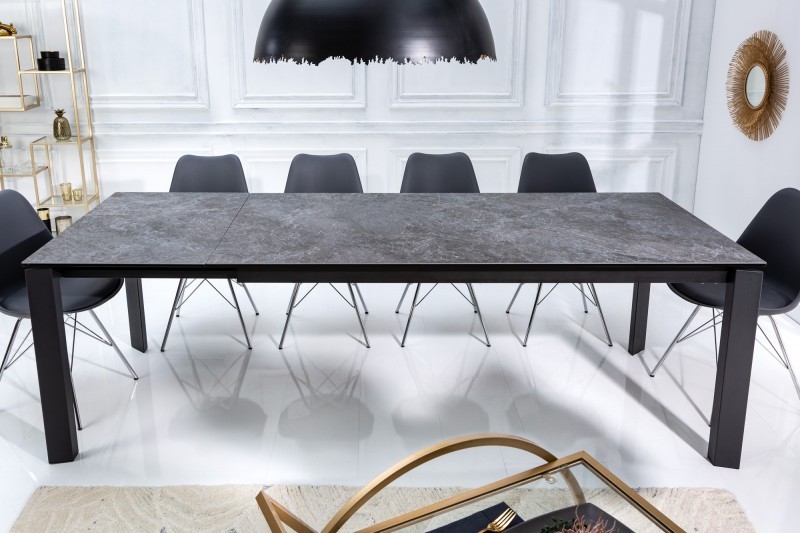 Estila Industriálny rozkladateľný jedálenský stôl Marbleux s kovovými nožičkami a čierno-sivou mramorovou doskou 180-240cm