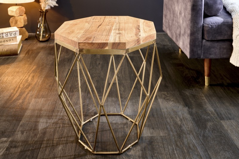Estila Dizajnový príručný stolík Solid Diamond z masívu v modernom štýle s kovovou podstavou v zlatej farbe hnedý 50cm