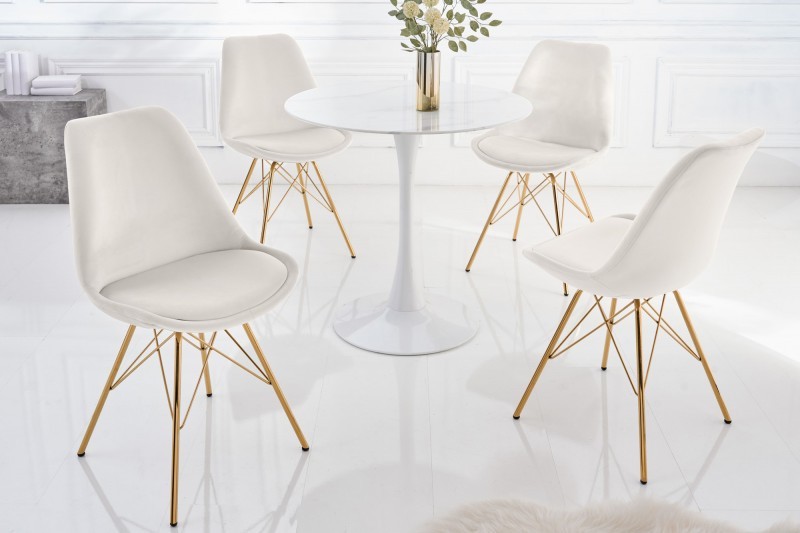 Estila Moderná art deco stolička Scandinavia so zlatou kovovou konštrukciou a zamatovým poťahom vo farbe champagne