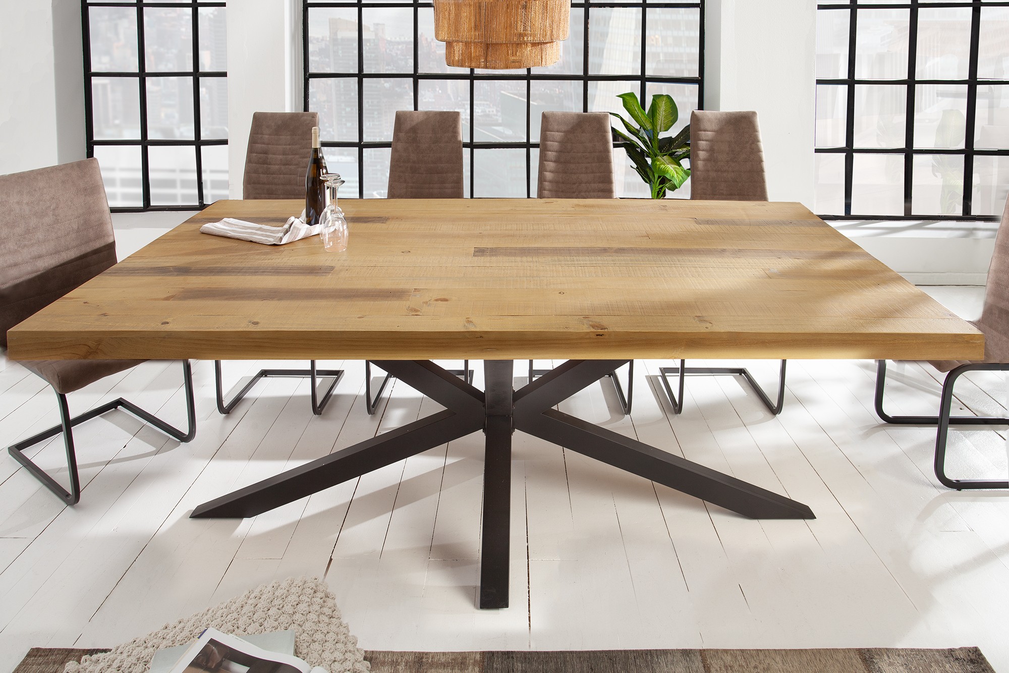 Estila Industriálny jedálenský stôl Comedor z masívneho dreva v hnedej farbe s čiernymi kovovými obdĺžnikovými nožičkami 200 cm