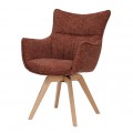 Moderné škandinávske čalúnené jedálenské kreslo Krespa s otočným sedadlom s opierkami na ruky s textilným poťahom v hrdzavej červenej farbe s bielym melírovaním so šikmými nožičkami z dubového dreva v svetlej hnedej farbe