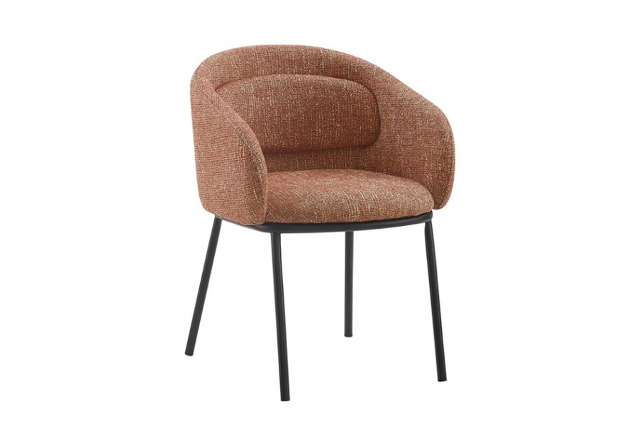 Industriálna škandinávska čalúnená jedálenská stolička Tromso s textilným poťahom v hrdzavočervenej farbe melírovanej bielym vláknom so štíhlymi čiernymi kovovými nohami so zaoblenou opierkou s integrovaným vankúšom