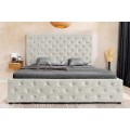Moderná chesterfield manželská posteľ Kreon s úložným priestorom a zamatovým poťahom v šampanskom béžovom odtieni 200 cm