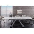 Luxusný rozkladací industriálny mramorový biely jedálenský stôl Marbleux s čiernymi kovovými nohami a oblými rohmi 230 cm