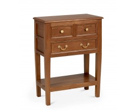 Luxusný koloniálny masívny nočný stolík Donelly s obdĺžnikovou vrchnou doskou a tromi zásuvkami s úchytkami z kovu v zlatej farbe s jednou veľkou otvorenou policou z mahagónového dreva v hnedej farbe