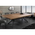 Luxusný moderný obdĺžnikový rozkladací jedálenský stôl Gerant s hnedou orechovou doskou a čiernou podstavou 200-320 cm