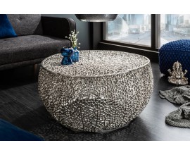 Moderný dizajnový okrúhly konferenčný stolík Hoja v striebornej farbe s organickým vzorom z kovu 80 cm