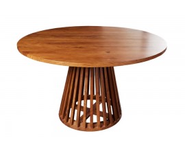 Dizajnový jedálenský stôl Gire v okrúhlom tvare z akáciového dreva v hnedej farbe s lamelovou podstavu v kužeľovom tvare
