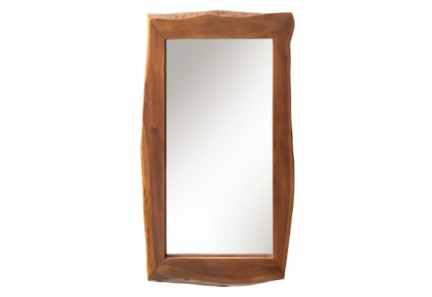 Vidiecke moderné závesné zrkadlo Mammut s obdĺžnikovým rámom s nepravidelnou vonkajšou hranou s live edge dizajnom z masívneho akáciového dreva v teplej hnedej farbe s výraznou kresbou letorkuhov