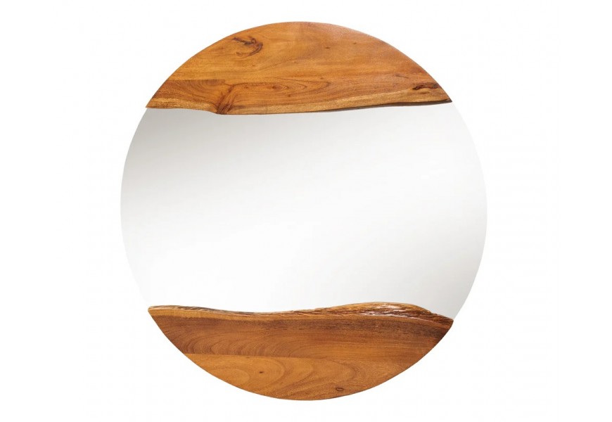 Moderné vidiecke okrúhle závesné zrkadlo Mammut s rámom vo vrchnej a spodnej časti z masívneho akáciového dreva v naturálnej medovej hnedej farbe s asymetrickou hranou s live edge dizajnom