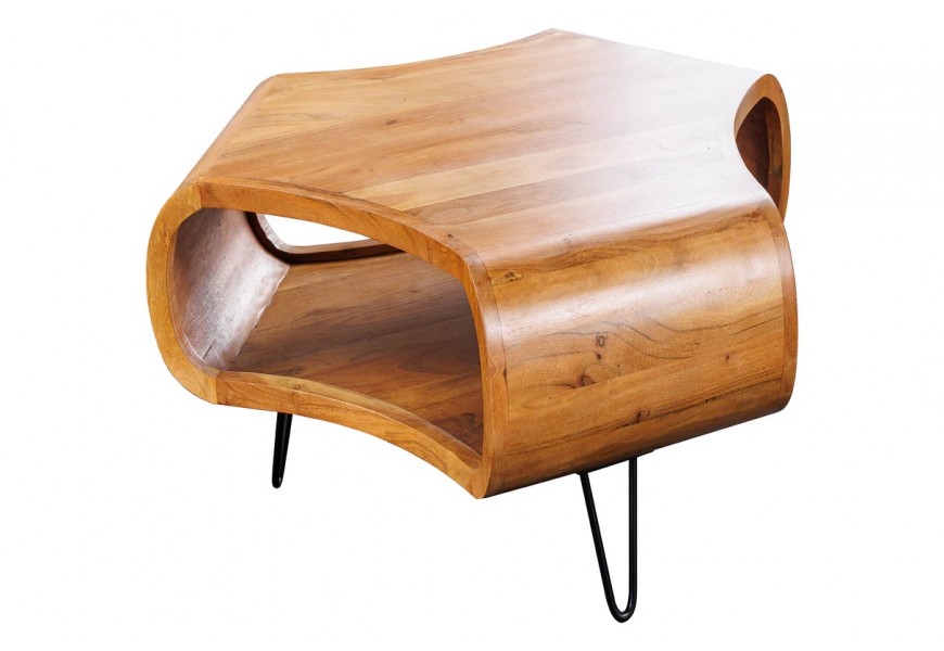 Industriálny masívny atypický konferenčný stolík Spin z akáciového dreva v hnedej farbe s policou a čiernymi nožičkami 70 cm