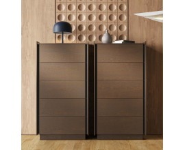 Luxusná moderná masívna obdĺžniková vysoká komoda Praga s piatimi zásuvkami s bočnými úchytkami 133 cm