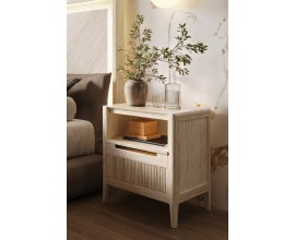 Luxusn&yacute; art deco nočn&yacute; stol&iacute;k Tallin z mas&iacute;vneho dreva v obdĺžnikovom tvare s vr&uacute;bkovanou z&aacute;suvkou a policou