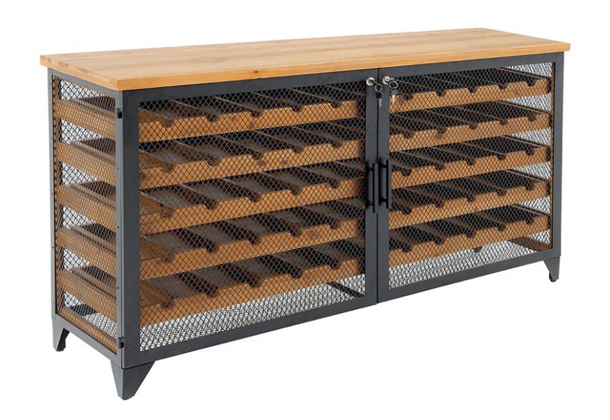 Moderná industriálna vinotéka Crawley z jedľového dreva hnedej farby s výsuvnými zásuvkami na 55 fliaš s čiernou kovovou konštrukciou na uzamykanie na kľúč