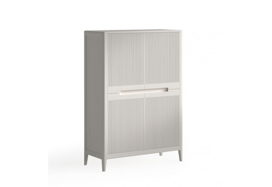 Luxusn&yacute; pr&iacute;born&iacute;k Tallin s vr&uacute;bkovan&yacute;mi dvierkami s dvomi sklenen&yacute;mi policami 142 cm