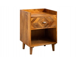 Dizajnov&yacute; nočn&yacute; stol&iacute;k Frida z mas&iacute;vneho mangov&eacute;ho dreva v teplom hnedom odtieni s vyv&yacute;&scaron;en&yacute;m lemom na obvode hornej dosky so z&aacute;suvkou s mozaikou a otvoren&yacute;m odkladac&iacute;m priestorom na &scaron;t&iacute;hlych nožičk&aacute;ch