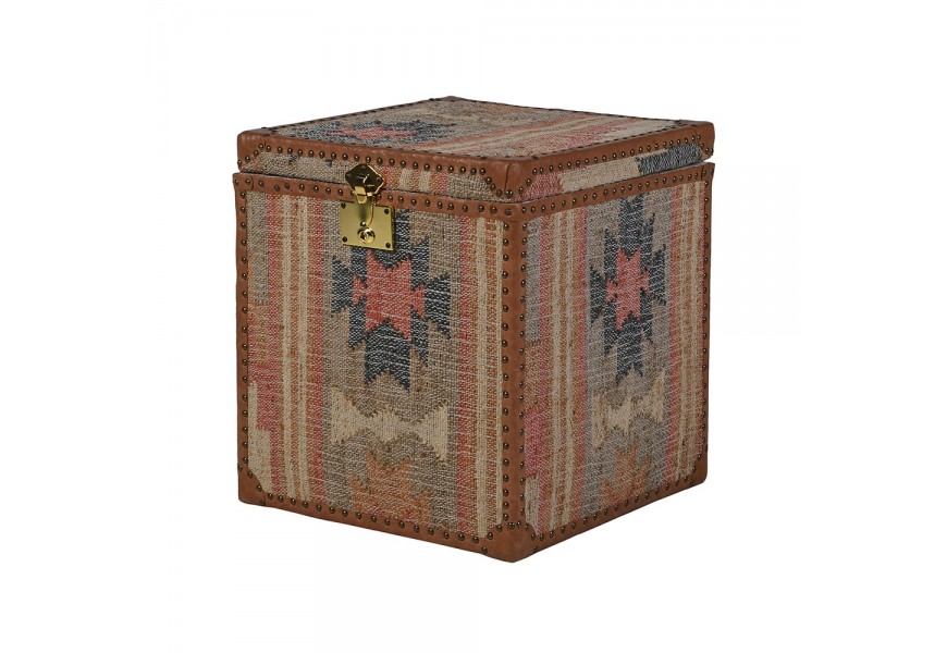 Etno orient&aacute;lna &scaron;tvorcov&aacute; truhlica Amina s poťahom z juty a bavlny s kilim vzorom v hned&yacute;ch odtieňoch 63 cm