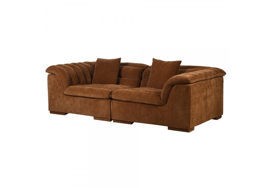 Dizajnová retro obdĺžniková sedačka Tefav z dvoch častí v hnedej farbe so semišovým poťahom z mikrovlákna s dvomi obdĺžnikovými vankúšmi