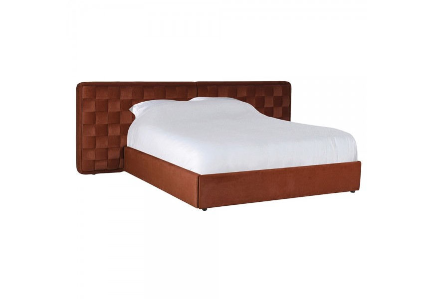 Luxusná moderná dizajnová čalúnená retro posteľ Super King s prepleteným čelom s 3D efektom v hnedej farbe na tmavých nožičkách s nízkym rámom