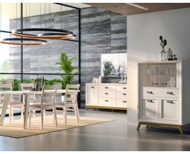 Luxusn&aacute; modern&aacute; art deco zostava mas&iacute;vneho jed&aacute;lensk&eacute;ho n&aacute;bytku Rodas v bielom preveden&iacute; s pr&iacute;born&iacute;kom a vitr&iacute;nou so &scaron;ikm&yacute;mi nožičkami s obdĺžnikov&yacute;m jed&aacute;lensk&yacute;m stolom a jed&aacute;lensk&yacute;mi stoličkami s opierkou z horizont&aacute;lnych latiek