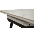 Modern&yacute; obdĺžnikov&yacute; rozkladac&iacute; jed&aacute;lensk&yacute; st&ocirc;l Tarro s bielou doskou s mramorov&yacute;m dizajnom a čiernymi nohami 120-155 cm