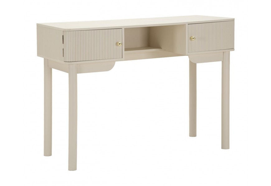 Art deco béžový obdĺžnikový toaletný stolík Shelly s úložným priestorom s dvomi jednodverovými skrinkami s guľatou zlatou úchytkou na stranách a jednou otvorenou policou v strede s drážkovaným reliéfom