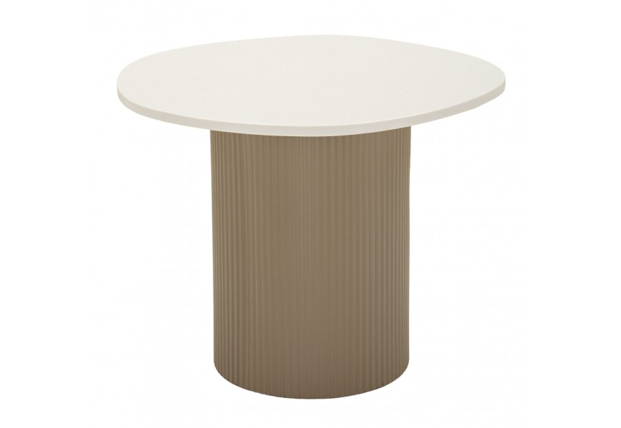 Dizajnový art deco okrúhly konferenčný stolík Halford s mramorovou vrchnou doskou s dvomi asymetrickými rohmi v bielej farbe so sivým žilkovaním s jednou valcovitou nohou s rebrovaným reliéfom v hnedej farbe