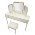 Klasick&yacute; obdĺžnikov&yacute; toaletn&yacute; stol&iacute;k Isabelle s taburetkou v bielej farbe s kovov&yacute;mi detailmi a tromi zrkadlami 135 cm 