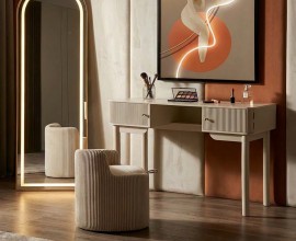 Dizajnová moderná spálňová toaletná zostava Shelly v béžovej farbe so zlatým akcentom a rebrovaným dekorom