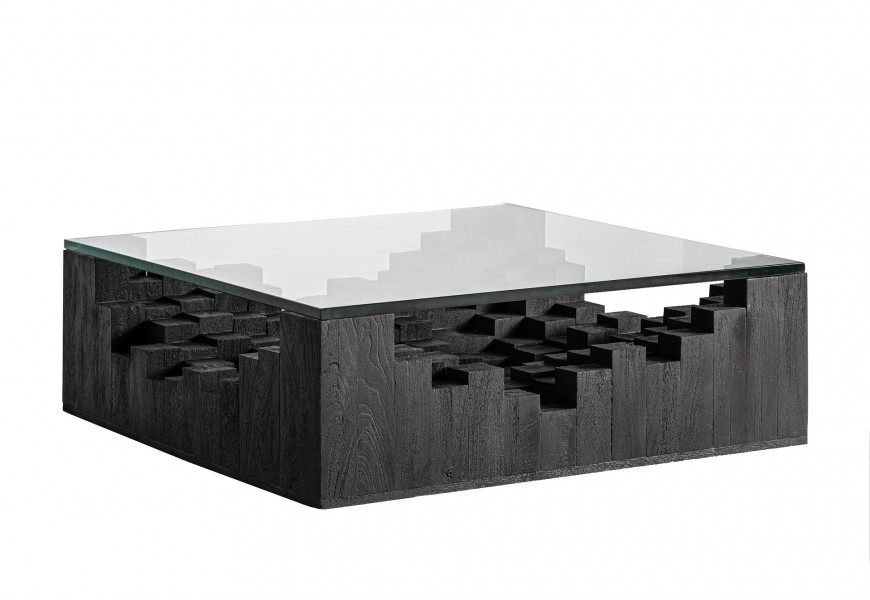 Luxusný geometrický konferenčný stolík Cubia Nera z masívneho mangového dreva v čiernej farbe v štvorcovom tvare s reliéfnou kockovanou podstavou a priehľadnou sklenenou doskou