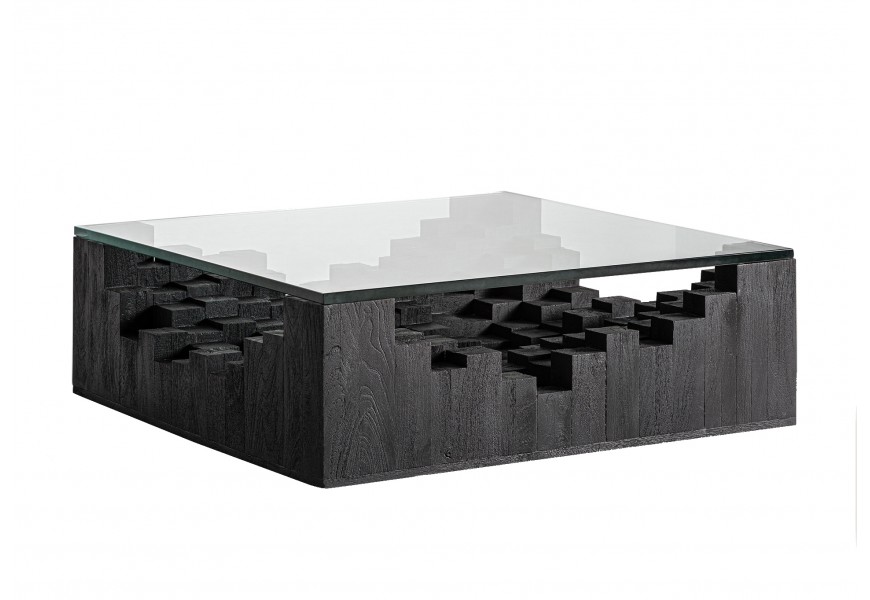 Luxusný masívny konferenčný stolík Cubia Nera z mangového dreva v čiernej farbe s kockovaným reliéfom z hranolov a priehľadnou sklenenou doskou