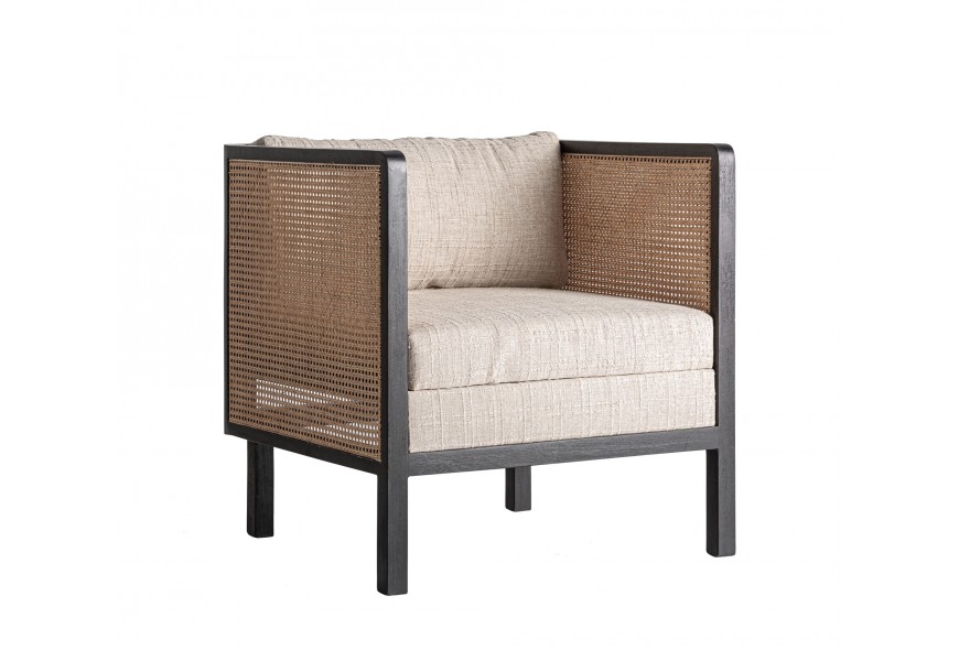 Luxusné ratanové kreslo Jufam v štvorcovom tvare s rámom z mangového dreva v hnedej farbe s poťahom z textilu v krémovej béžovej farbe s viedenským výpletom