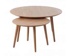 Modern&yacute; mas&iacute;vny set dvoch konferenčn&yacute;ch stol&iacute;kov Karena v okr&uacute;hlom tvare v hnedej farbe s dubovou dyhou s vyosen&yacute;mi nožičkami