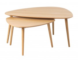 &Scaron;kandin&aacute;vsky set dvoch konferenčn&yacute;ch stol&iacute;kov Halia v hnedej farbe v trojuholn&iacute;kovom tvare s dubov&yacute;m vzhľadom 100 cm