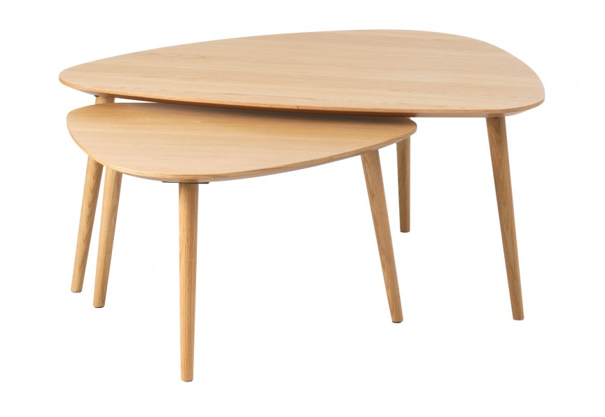 &Scaron;kandin&aacute;vsky set dvoch konferenčn&yacute;ch stol&iacute;kov Halia v hnedej farbe v trojuholn&iacute;kovom tvare s dubov&yacute;m vzhľadom 100 cm