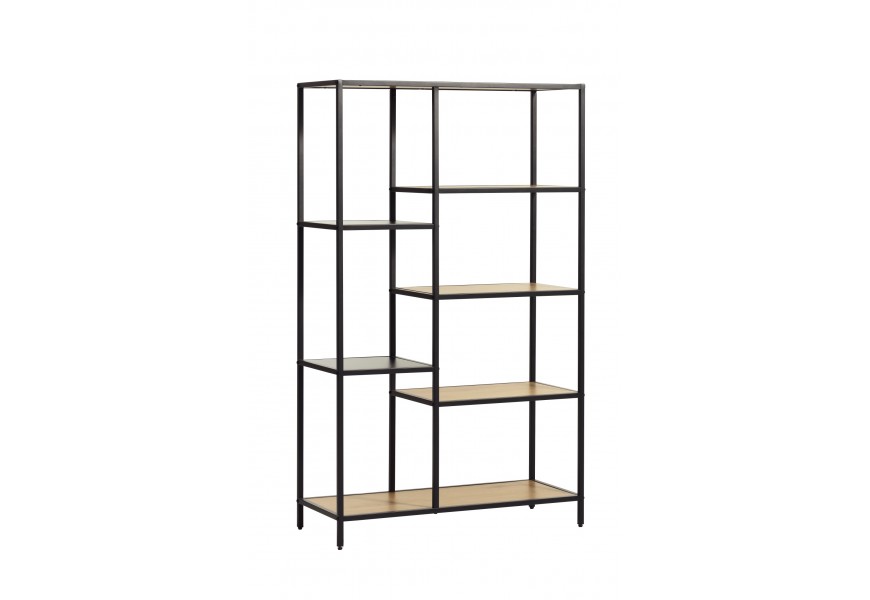 Moderný industriálny regál Helin s čiernou konštrukciou z kovu so šiestimi policami s dubovým vzhľadom v hnedej farbe