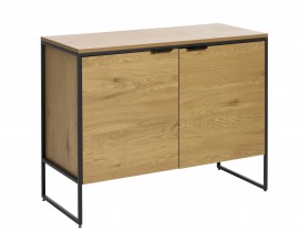 Dizajnov&yacute; industri&aacute;lny dvojdverov&yacute; pr&iacute;born&iacute;k Holstebro vo svetlom hnedom dubovom preveden&iacute; s čiernym kovov&yacute;m r&aacute;mom 105 cm