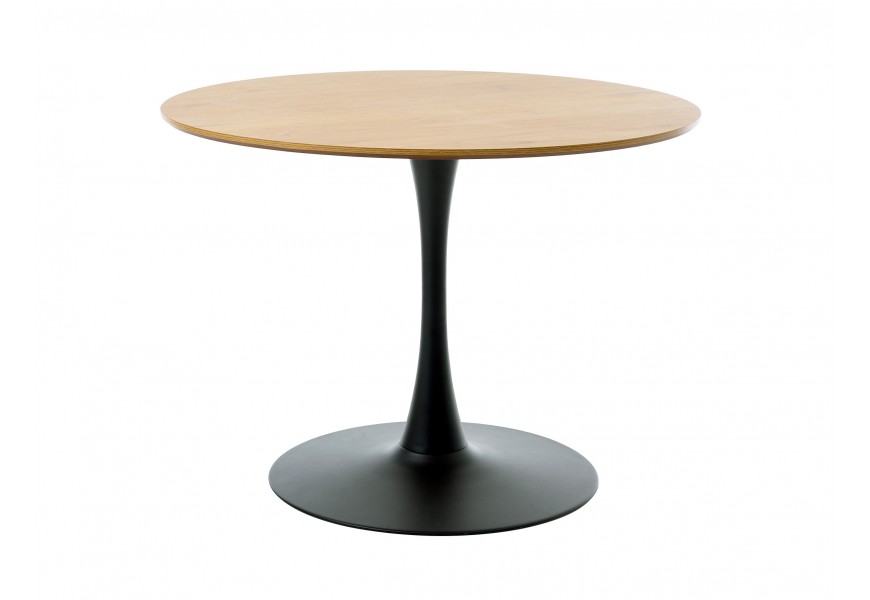 Moderný industriálny jedálenský stôl Holstebro s okrúhlou melamínovou vrchnou doskou v svetlom hnedom dubovom prevedení v prirodzenou kresbou letokruhov a jednou nohou z kovu v čiernej farbe s okrúhlou podstavou