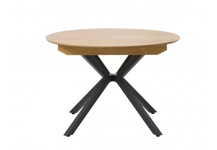 Industriálny dizajnový jedálenský stôl Holstebro s okrúhlou rozkladacou vrchnou doskou v svetlom hnedom prírodnom dubovom prevedení s podstavou z kovu v čiernej farbe so štyrmi skríženými nohami